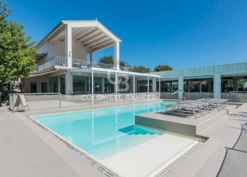 Foto 1 - Hotel Via Arturo Tosi
 
9, Fano - foto 1