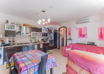 Sala da pranzo - Bilocale Via Sanzio
 
21, Fagnano Olona - foto 4