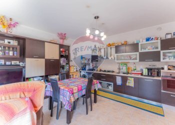 Cucina - Bilocale Via Sanzio
 
21, Fagnano Olona - foto 5