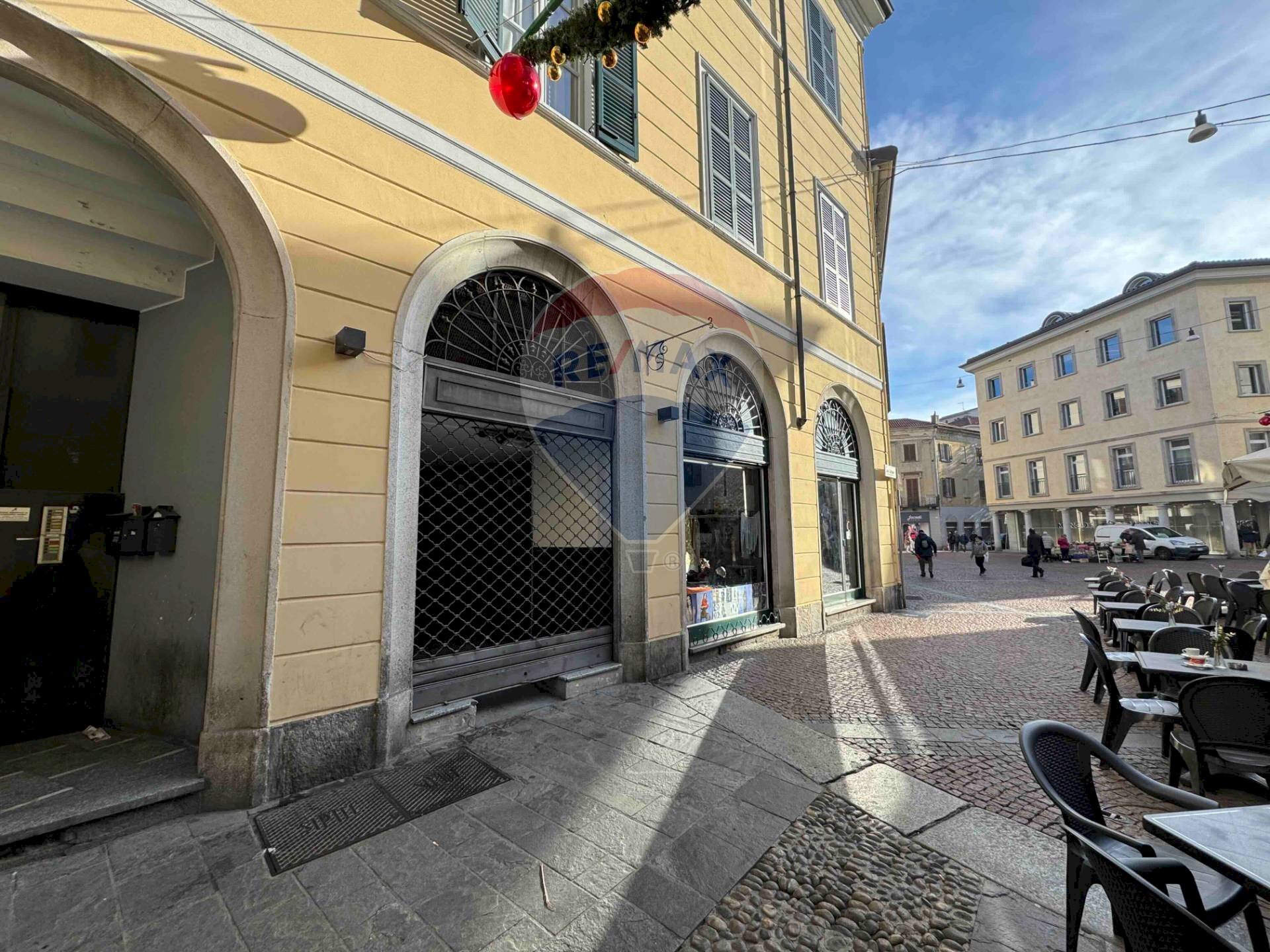 Edificio all\'aperto - Locale Commerciale Via Carlo Cattaneo
 
2, Varese - foto 2