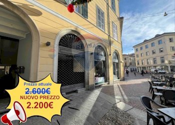 Edificio all\'aperto - Locale Commerciale Via Carlo Cattaneo
 
2, Varese - foto 1