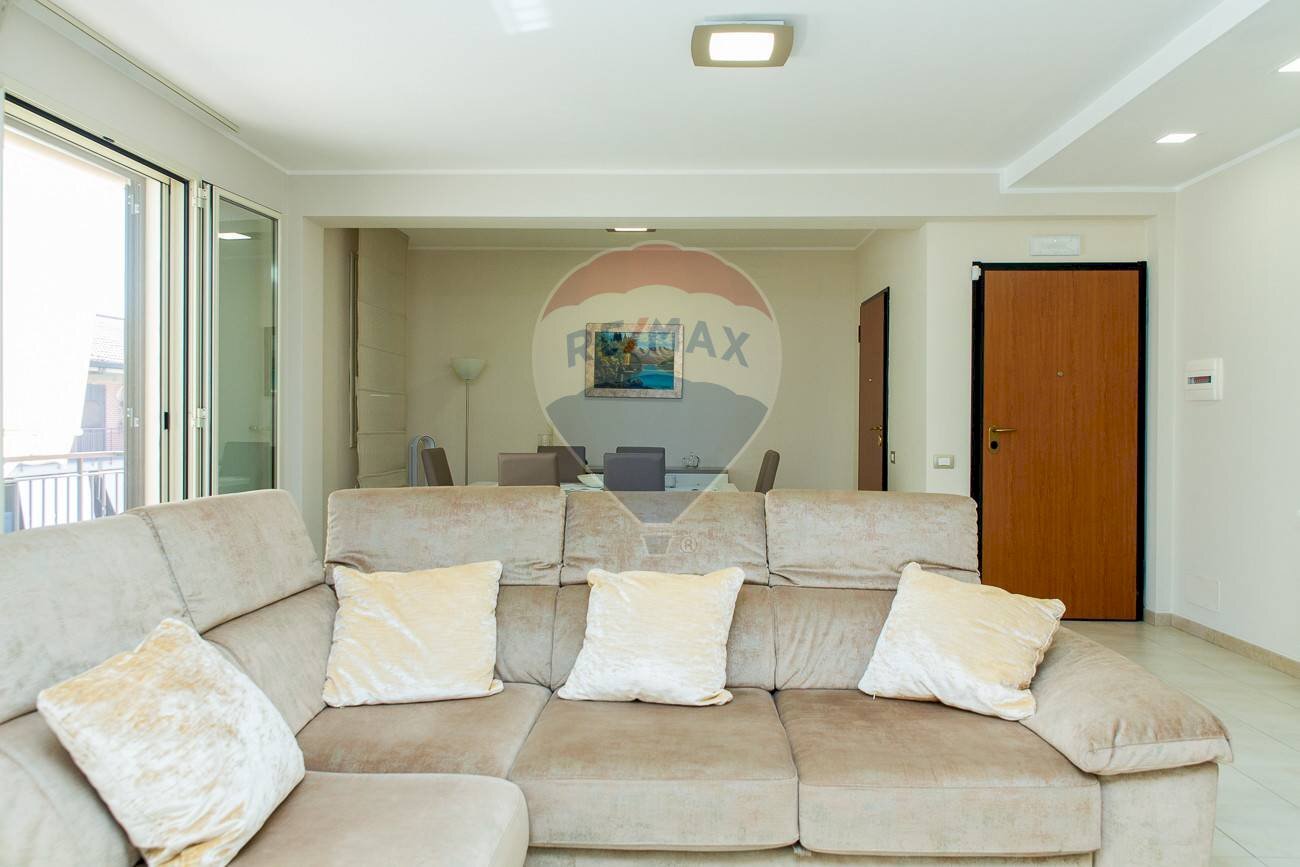 Soggiorno /pranzo - Apartment via E. MACRI'
 
8, Acireale - photo 2