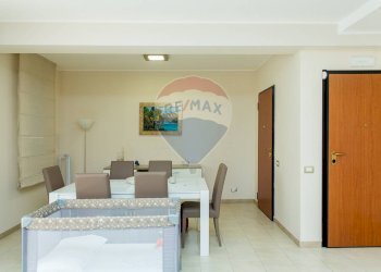 Soggiorno /pranzo - Apartment via E. MACRI'
 
8, Acireale - photo 15