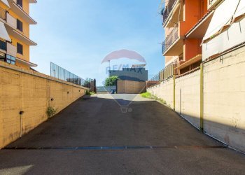 Corsia ingresso garage - Apartment via E. MACRI'
 
8, Acireale - photo 42