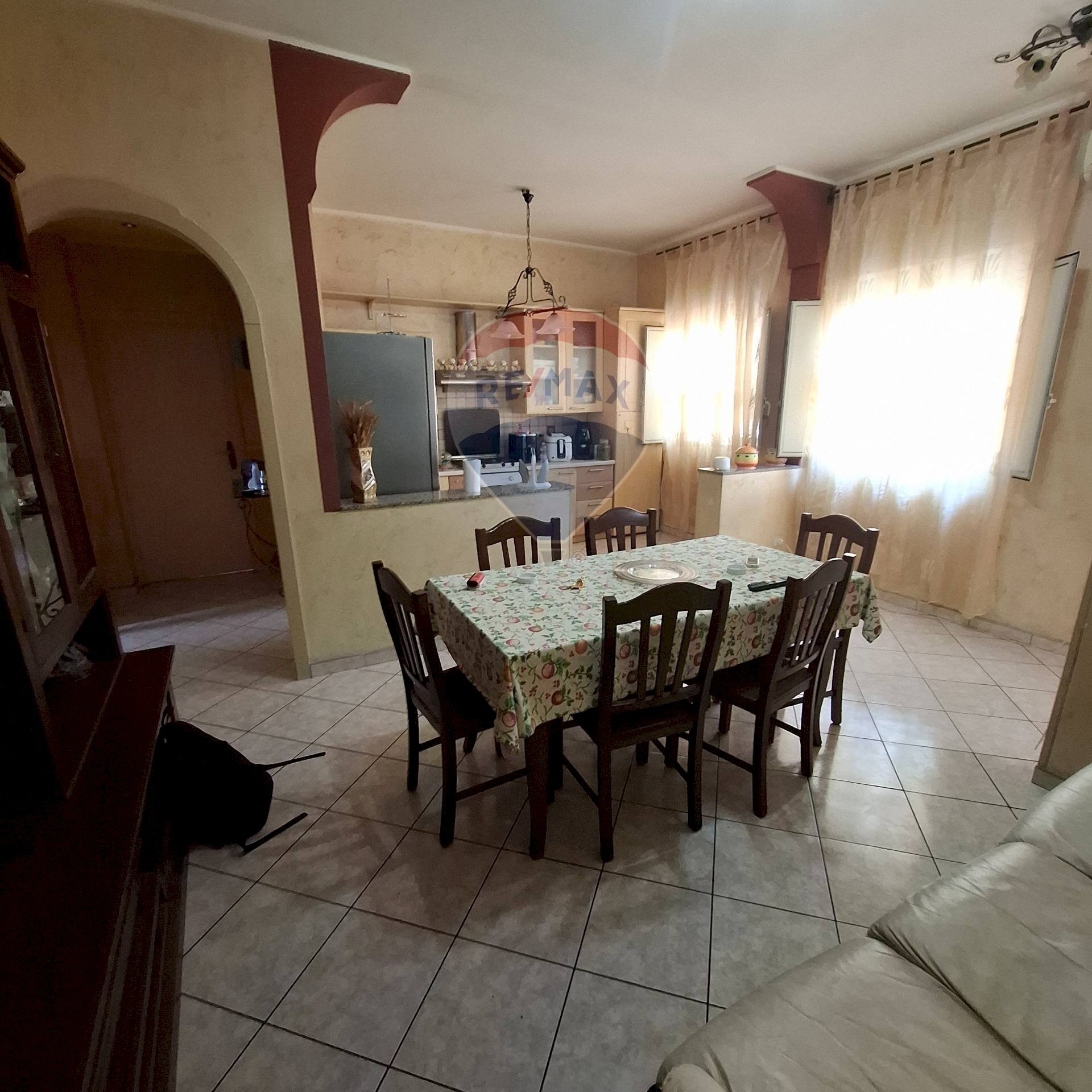 Sala da pranzo - Quadrilocale Via Lazio
 
13, Catania - foto 3