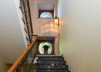 Scale - Appartamento Piazza Roma
 
9, Biancavilla - foto 5