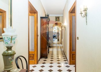 Hall / corridoio - Appartamento Piazza Roma
 
9, Biancavilla - foto 7