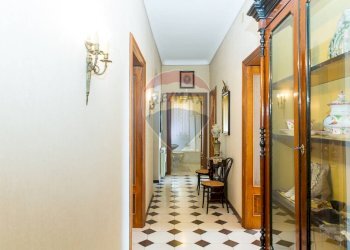 Hall / corridoio - Appartamento Piazza Roma
 
9, Biancavilla - foto 8