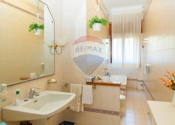 Bagno - Appartamento Piazza Roma
 
9, Biancavilla - foto 29