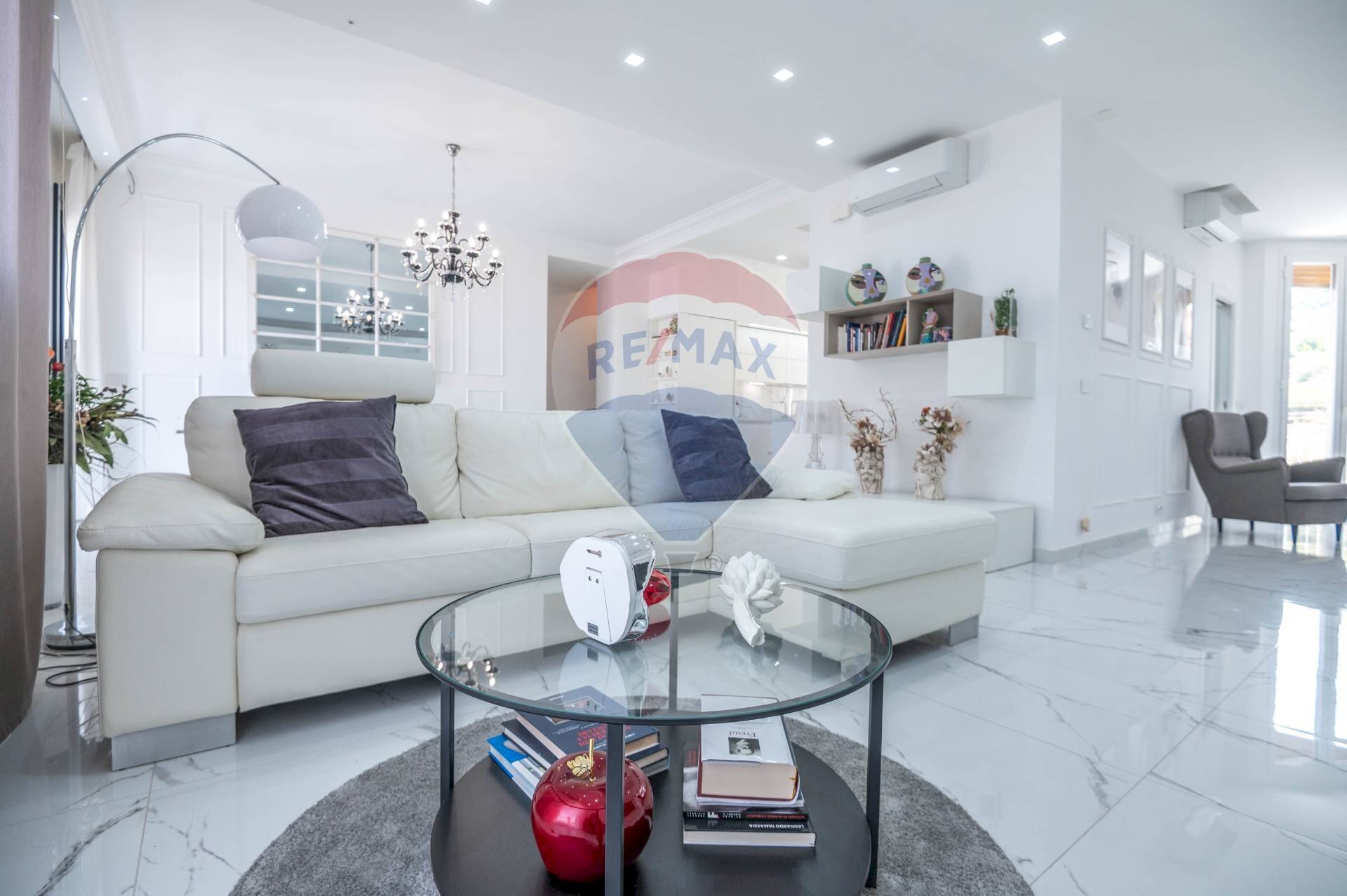 Sala da pranzo - Apartment VIA COLA DI RIENZO
 
18/20, Ramacca - photo 2