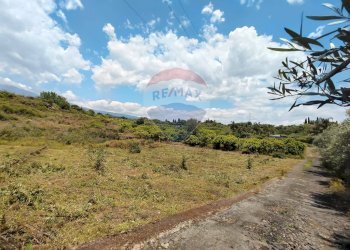 Vista delle montagne - Terreno agricolo via Palombaro
 
179, Santa Venerina - foto 1