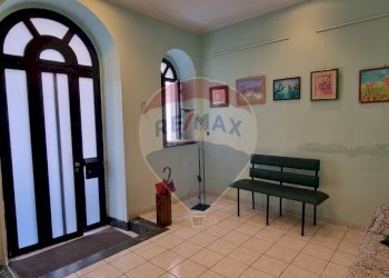 Soggiorno - Locale Commerciale VIA G.B.NICOLOSI
 
38, Paterno - foto 2