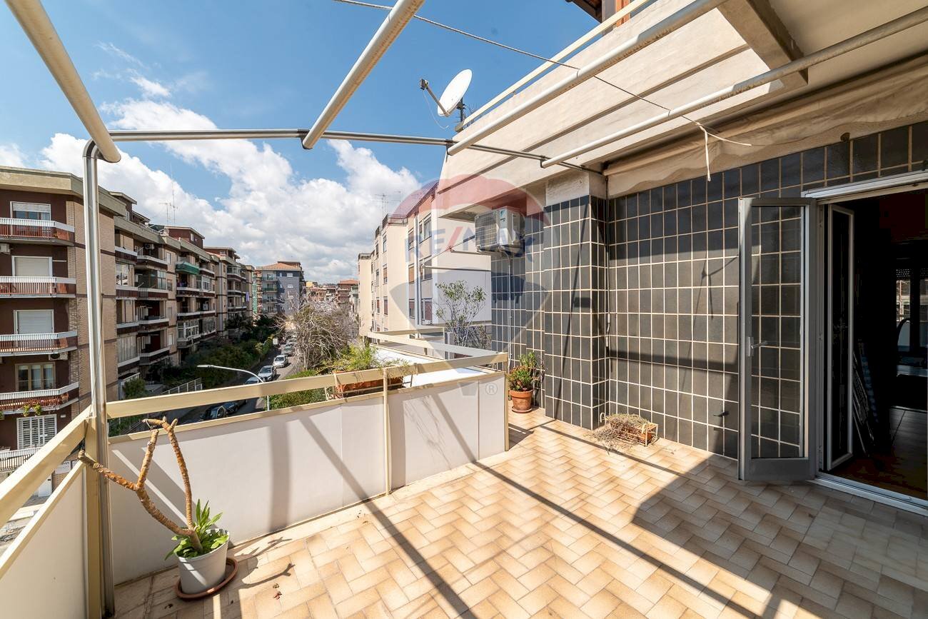 Terrazza - Quadrilocale VIA DOMENICO MORELLI, Catania - foto 2
