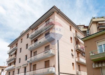 Edificio all\'aperto - Attic via trieste
 
107, San Giovanni Valdarno - photo 3