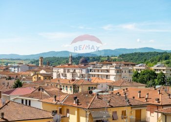 Edificio all\'aperto - Attic via trieste
 
107, San Giovanni Valdarno - photo 9