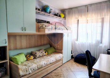 Camera / camera da letto - Appartamento Via Croce
 
160, Aci Catena - foto 16