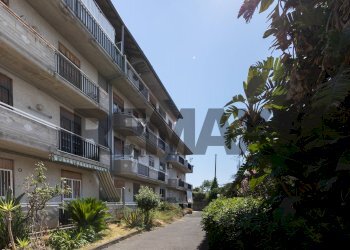 Edificio all\'aperto - Apartment Via Croce
 
160, Aci Catena - photo 2