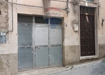 Edificio all\'aperto - Casa semi indipendente Via Simone Polizzi
 
13, Enna - foto 2