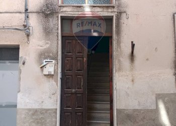 Edificio all\'aperto - Casa semi indipendente Via Simone Polizzi
 
13, Enna - foto 17