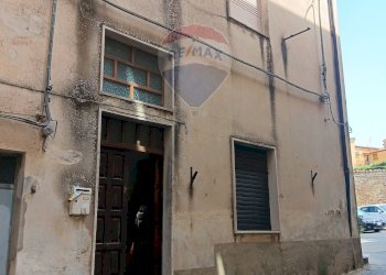 Edificio all\'aperto - Casa semi indipendente Via Simone Polizzi
 
13, Enna - foto 18