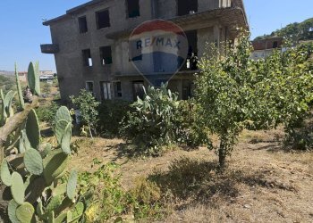 Edificio all\'aperto - Rustico Via Toniolo
 
snc, Mirabella Imbaccari - foto 1