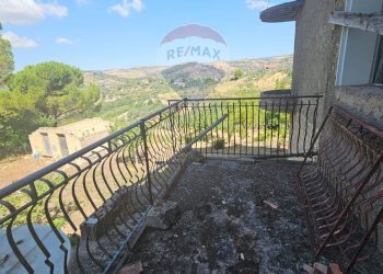 Balcone - Rustico Via Toniolo
 
snc, Mirabella Imbaccari - foto 9