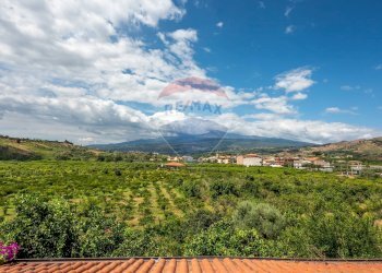 Vista delle montagne - Terreno agricolo via pasteria
 
19E, Calatabiano - foto 2