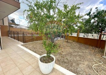 Giardino - Casa indipendente via Germania
 
3, Manfredonia - foto 18