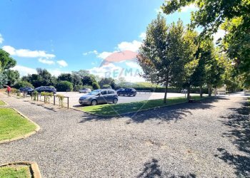 Giardino - Bilocale Via Salgari
 
21, Cecina - foto 27