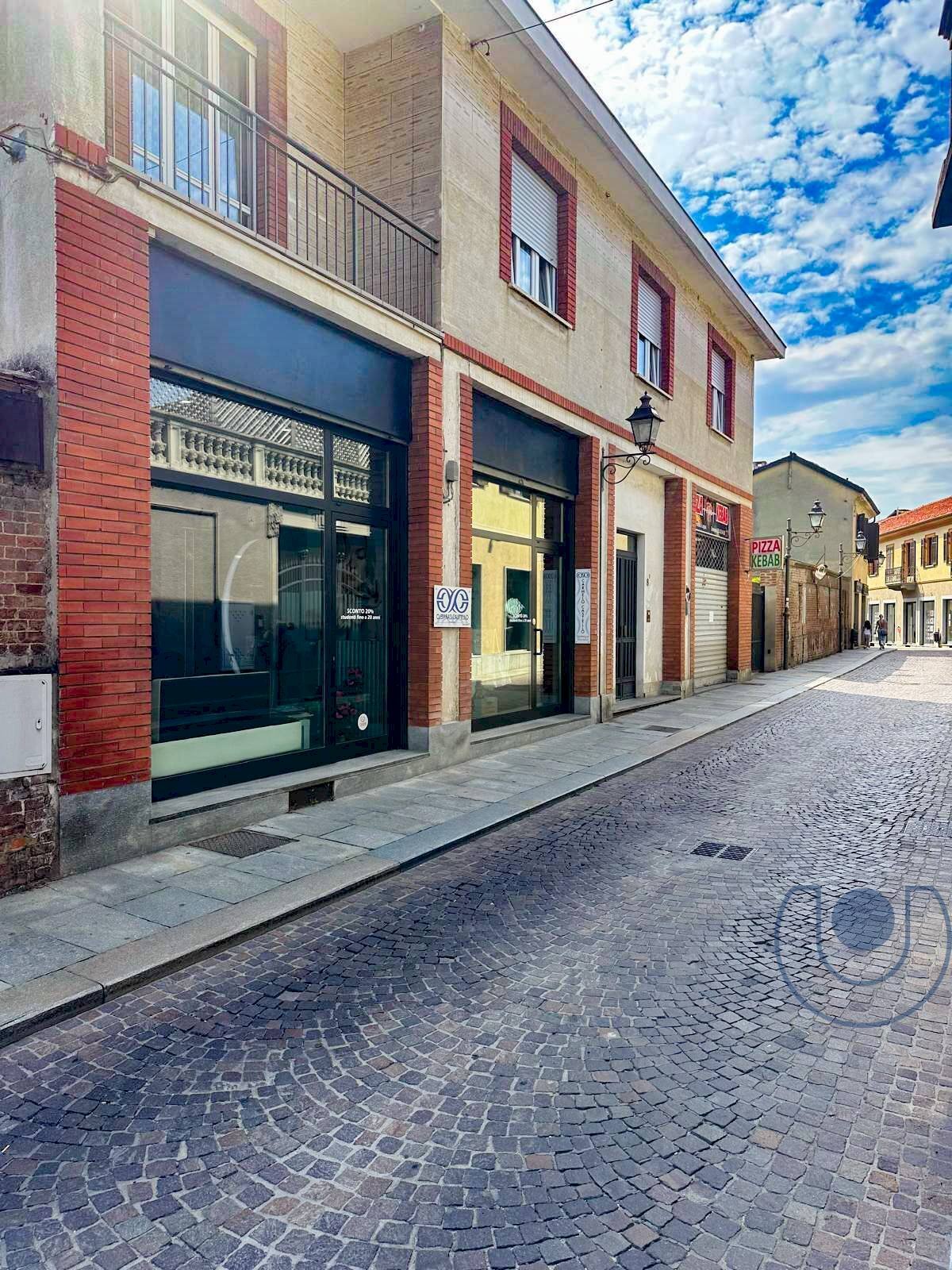 Facciata - Stabile - Palazzo via Guglielmo Marconi, Chieri - foto 1