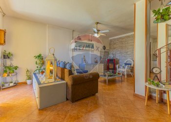 Soggiorno - Casa indipendente Via Brigata Sassari
 
48, Tissi - foto 45