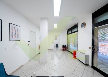 Foto 1 - Negozio Via Agnese Pasta
 
34, Melzo - foto 1