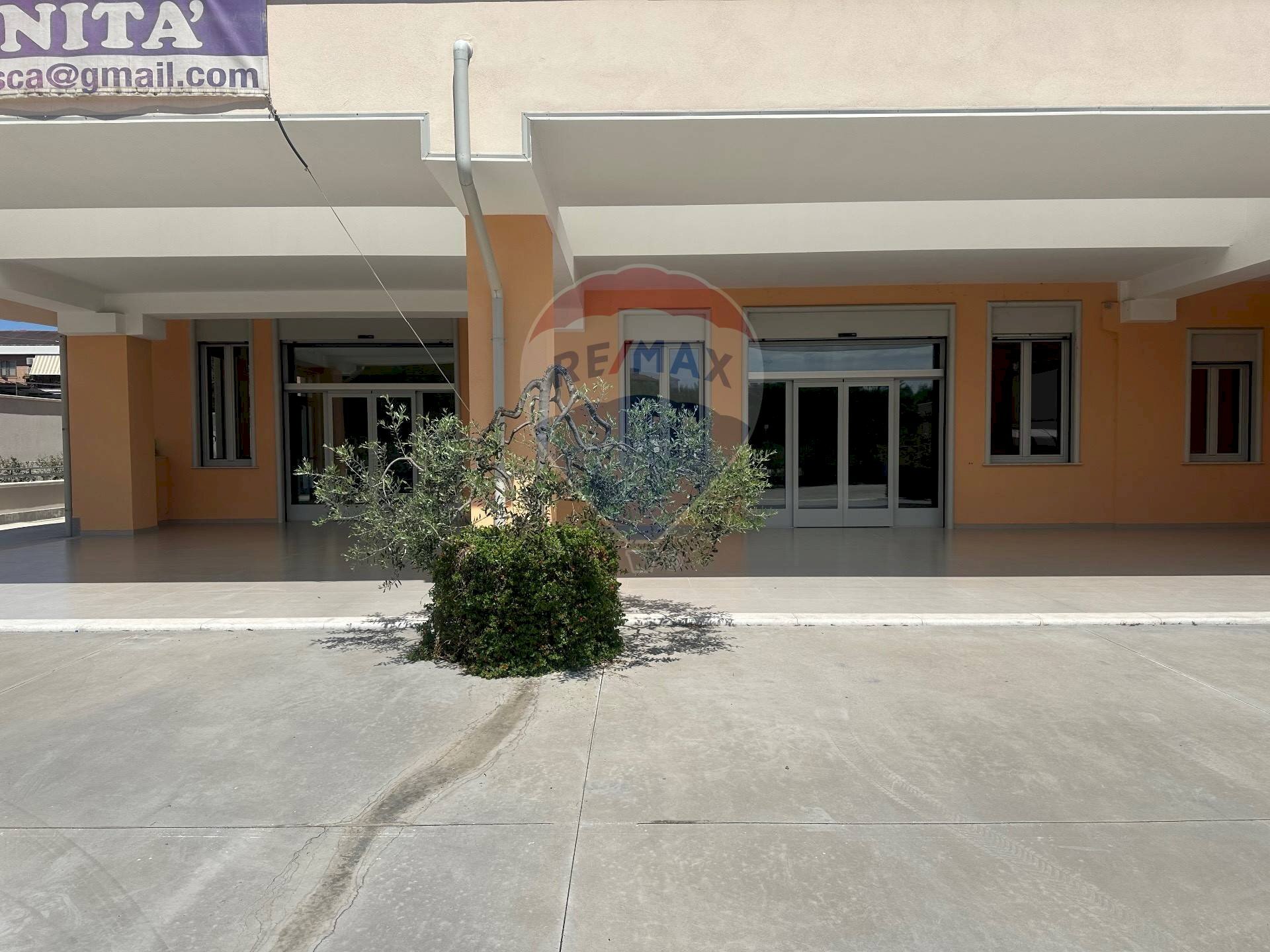 Edificio all\'aperto - Commercial Premises Benevento - photo 3