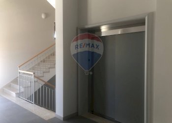 Ricezione / Lobby - Commercial Premises Benevento - photo 23