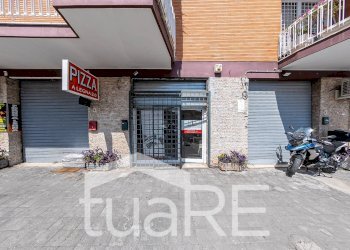 Foto 3 - Negozio Via Carlo Francesco Bellingeri, Roma - foto 3