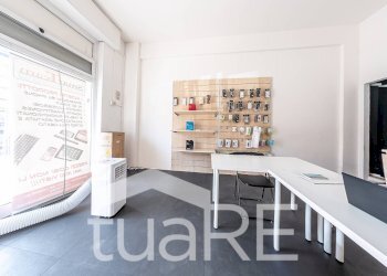 Foto 15 - Negozio Via Carlo Francesco Bellingeri, Roma - foto 15