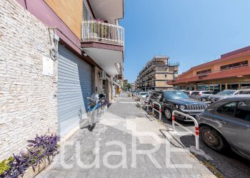 Foto 16 - Negozio Via Carlo Francesco Bellingeri, Roma - foto 16