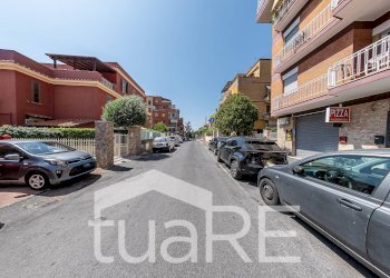 Foto 18 - Negozio Via Carlo Francesco Bellingeri, Roma - foto 18