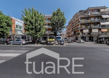 Foto 21 - Negozio Via Carlo Francesco Bellingeri, Roma - foto 21