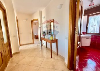 Hall / corridoio - Quadrilocale VIA TEVERE
 
41, Marano di Napoli - foto 27