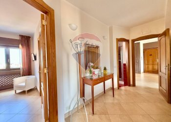 Hall / corridoio - Quadrilocale VIA TEVERE
 
41, Marano di Napoli - foto 36