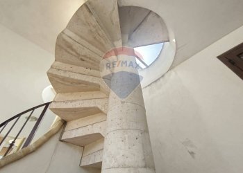 Scale - Villa a Schiera Salve - foto 15