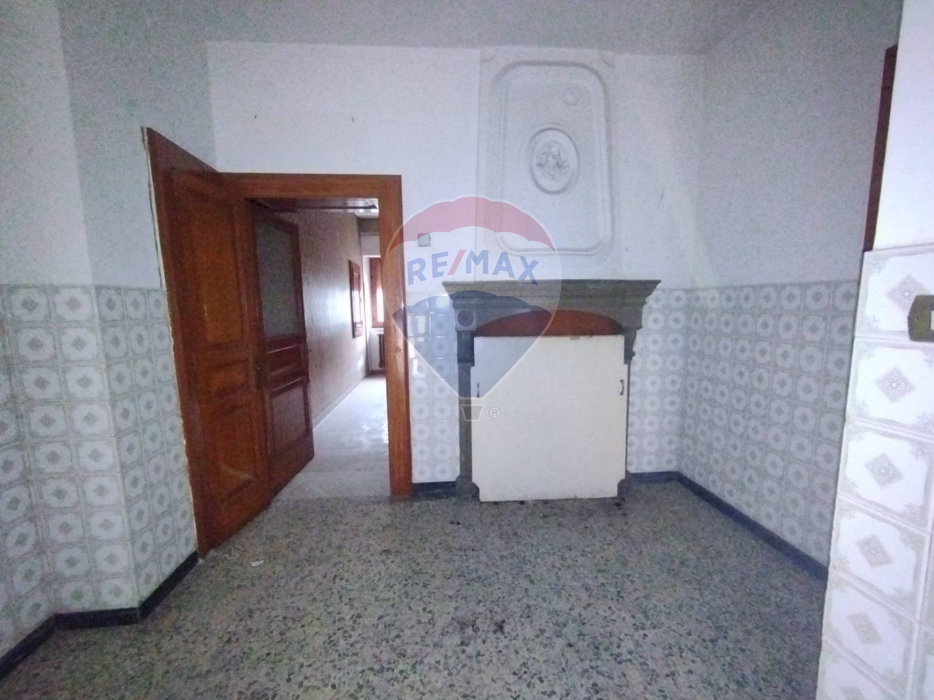 Stanza vuota - Casa indipendente Corso Regina Margherita
 
19, Sant'Elia a Pianisi - foto 1