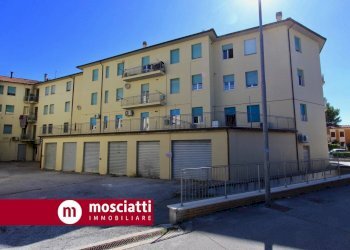 Foto 1 - Box Via Pergolesi, Matelica - foto 1