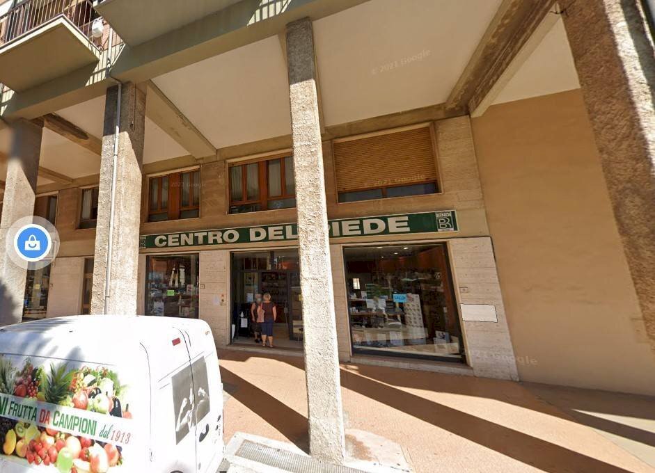 Foto 1 - Locale Commerciale Piazza Aldo Moro e Caduti di Via Fani, Piombino - foto 1