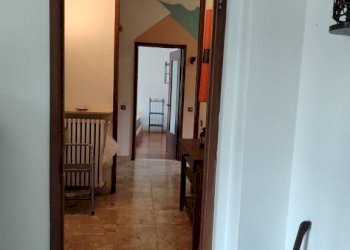 Corridoio - Four-room apartment via Enrico Toti, 3, Peschiera Borromeo - photo 17