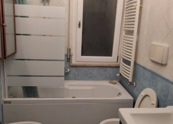 Bagno - Four-room apartment via Enrico Toti, 3, Peschiera Borromeo - photo 18