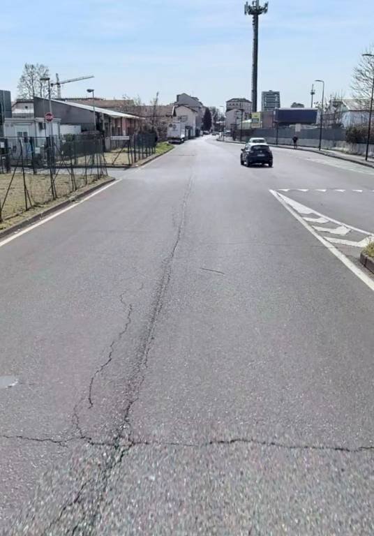 VISTA - Capannone via Lisiade Pedroni, Milano - foto 1