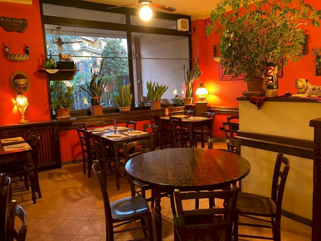 sala int - Restaurant via Salvatore Quasimodo, Peschiera Borromeo - photo 3