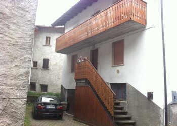 Facciata - Casa indipendente via Carbonera, 27, Colere - foto 1